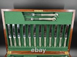 110-Piece Postons Lonsdale Plate Sheffield Silverplate Cased Flatware Set London