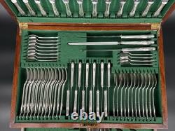 110-Piece Postons Lonsdale Plate Sheffield Silverplate Cased Flatware Set London