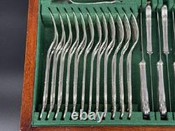 110-Piece Postons Lonsdale Plate Sheffield Silverplate Cased Flatware Set London