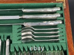 110-Piece Postons Lonsdale Plate Sheffield Silverplate Cased Flatware Set London