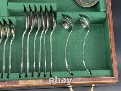 110-Piece Postons Lonsdale Plate Sheffield Silverplate Cased Flatware Set London