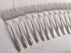 115pc Set Oneida Community White Orchid Silverplate for 15+ Nice