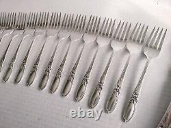 115pc Set Oneida Community White Orchid Silverplate for 15+ Nice