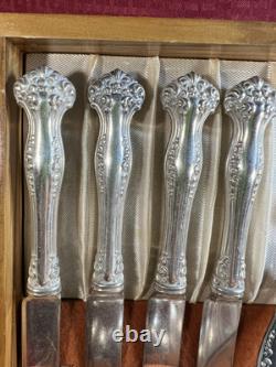 1847 ROGERSAVON PATTERN SILVERPLATE190164 PCS WithDOVETAIL BOXVGC