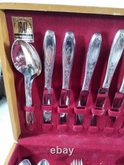 1847 ROGERS BROS FIRST LOVE Silver Plate Set + Chest Service 10. 60PIECES