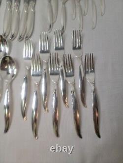 1847 ROGERS BROS FLAIR SILVERPLATED DINNER SET SERVICE FOR 8 Mint Condition