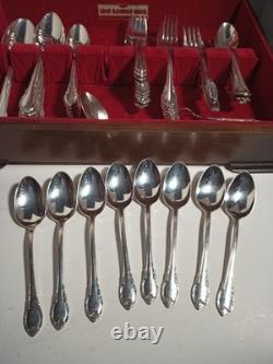 1847 Roger Bros Silverware Set Remembrance Pattern 8 Place Setting 83 Pieces