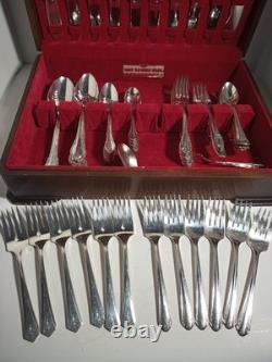 1847 Roger Bros Silverware Set Remembrance Pattern 8 Place Setting 83 Pieces