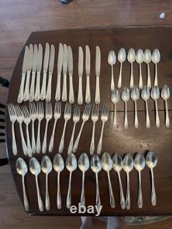 1847 Roger's Brothers IS Daffodil Silverware Setting for 12 People Great cond