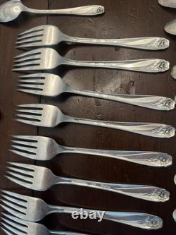 1847 Roger's Brothers IS Daffodil Silverware Setting for 12 People Great cond