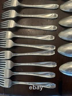 1847 Roger's Brothers IS Daffodil Silverware Setting for 12 People Great cond