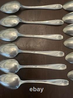 1847 Roger's Brothers IS Daffodil Silverware Setting for 12 People Great cond