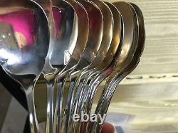 1847 Rogers Bros 26 pc Heritage Silverware Set In Tarnish resistant IS chest