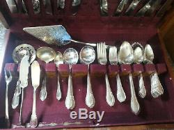 1847 Rogers Bros 64pc. Set of Remembrance Silverplate Flatware with Wooden Box