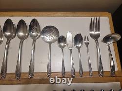 1847 Rogers Bros Daffodil Silverware Flatware IS Set For 8 People 66 Pcs Vtg