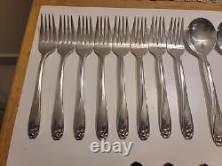 1847 Rogers Bros Daffodil Silverware Flatware IS Set For 8 People 66 Pcs Vtg