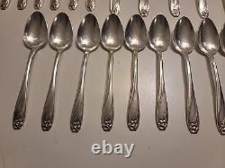1847 Rogers Bros Daffodil Silverware Flatware IS Set For 8 People 66 Pcs Vtg