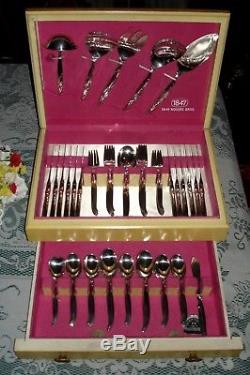 1847 Rogers Bros FLAIR Flatware Set for 12 with Wood Chest 80 pieces Very Nice