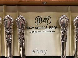 1847 Rogers Bros Heritage Silverplate Flatware Svc for 12 80 Pcs + Serving