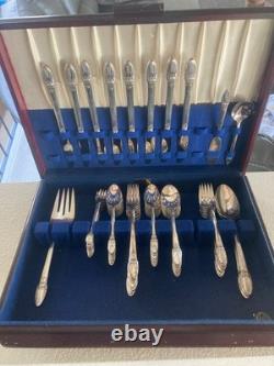 1847 Rogers Bros IS patten silver Flatware Set 62 Pc Vintage Silverware