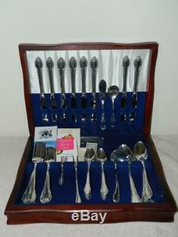 1847 Rogers Bros. Is Remembrance 55 Pc Set Silverplate Flatware + Wood Box