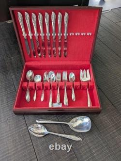 1847 Rogers Bros. Springtime Silverplate Flatware 46 pcs Set Complete with Box