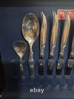 1847 Rogers Flair service for 8. 50 piece beautiful plated silver dinnerware set