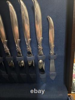 1847 Rogers Flair service for 8. 50 piece beautiful plated silver dinnerware set