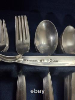 1847 Rogers Flair service for 8. 50 piece beautiful plated silver dinnerware set