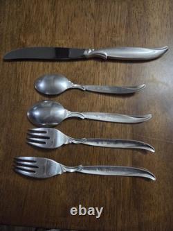 1847 Rogers Flair service for 8. 50 piece beautiful plated silver dinnerware set