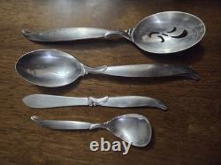1847 Rogers Flair service for 8. 50 piece beautiful plated silver dinnerware set