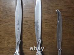 1847 Rogers Flair service for 8. 50 piece beautiful plated silver dinnerware set