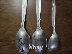 1847 Rogers Flair service for 8. 50 piece beautiful plated silver dinnerware set