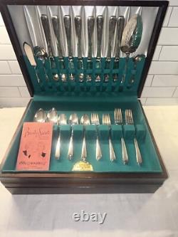 1881 Rogers Oneida Ltd Brookwood Banbury Silverplate Flatware 56 pc Set in Box