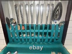 1881 Rogers Oneida Ltd Brookwood Banbury Silverplate Flatware 56 pc Set in Box