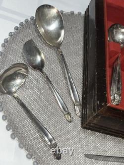 1938 Holmes & Edwards IS Inlaid Silver Plate Flatware 12 Place Set 81 PC & Case