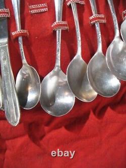1939 Wm Rogers IS, 28 Piece Silverplate Starlight Pattern Star Eagle Cloth, Case