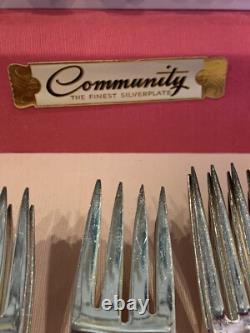 1953 Oneida Ballard Community Plate Silverware Set 7035 Mahogany Chest 56 pcs