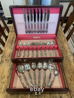 1953 Oneida Ballard Community Plate Silverware Set 7035 Mahogany Chest 56 pcs