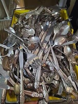 250 Pc Random Mixed Silverplated Knives Forks Spoons Lot