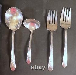 37 Pieces Vintage 1941 WM Rogers Inheritance Silverplate Flatware With Ad & Case