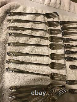 44 pc Complete set 1847 Rogers Silverplate Flatware f/ 8 DAFFODIL withserving pcs