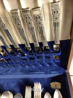 52 Oneida Community Silverplate CORONATION Flatware Service 16 Hampton Court