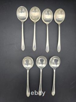 58 piece Wm Rogers & Son International Silver 1940's EXQUISITE pattern