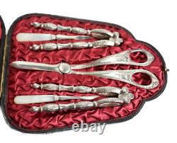 5pc Cased Walker and Hall Sheffield Silverplate Nut and Grape set, with shears