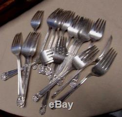 60 PC Set ETERNALLY YOURS 1847 Rogers Bros. Silverplate Flatware Set With Case
