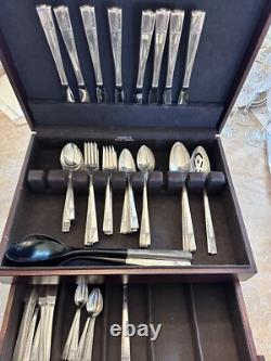 72 pc Nobility Silverplate Flatware CAPRICE with Wood Box, Oneida Silver 1937