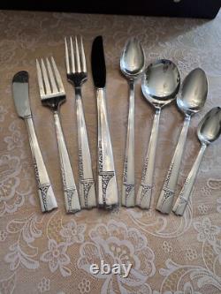72 pc Nobility Silverplate Flatware CAPRICE with Wood Box, Oneida Silver 1937