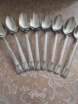 72 pc Nobility Silverplate Flatware CAPRICE with Wood Box, Oneida Silver 1937