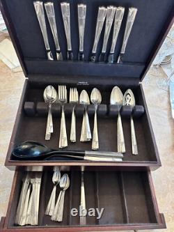 72 pc Nobility Silverplate Flatware CAPRICE with Wood Box, Oneida Silver 1937